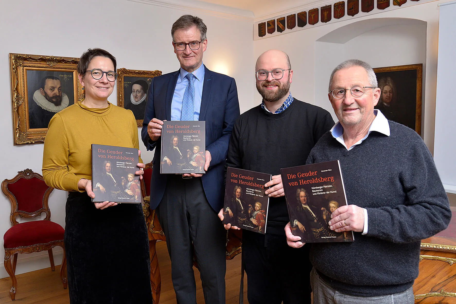 Präsentation des Buches “Die Geuder von Heroldsberg” im Weißen Schloss Heroldsberg. Nina Starost, Fritz Pustet, Dr. Alexander Rácz, Eberhard Brunel-Geuder, Foto: Dieter Kaletsch